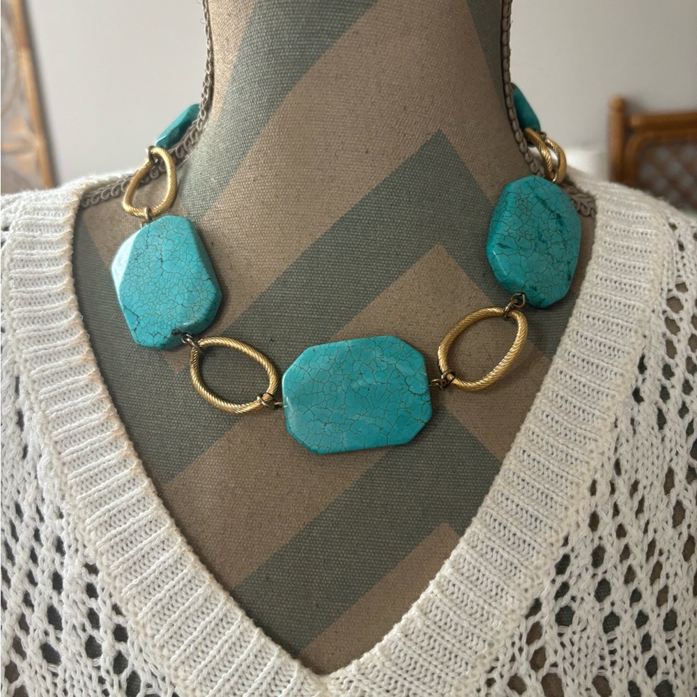 Elegant Turquoise and Gold Necklace
